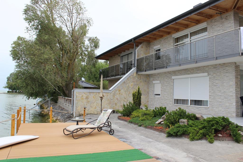 Parton Villa Apartments Fonyód Стая снимка