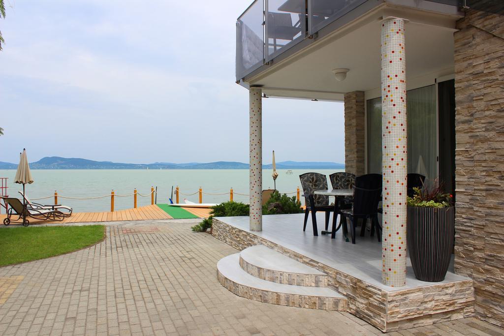 Parton Villa Apartments Fonyód Стая снимка